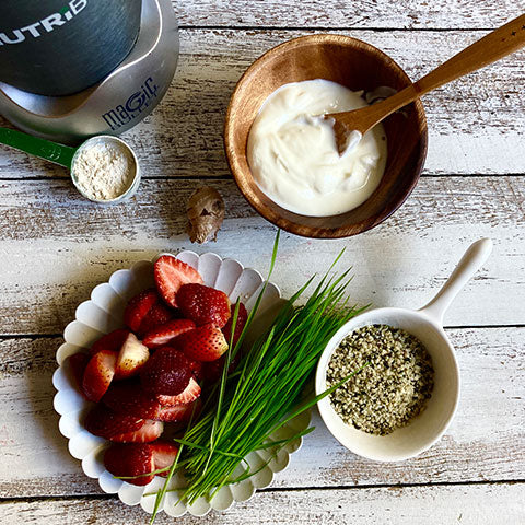 Strawberry wheatgrass smoothie